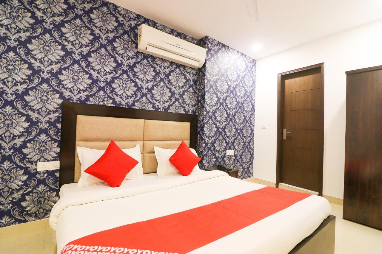 Hotel Oyo 63841 White Orchid Indraprastha Exteriér fotografie