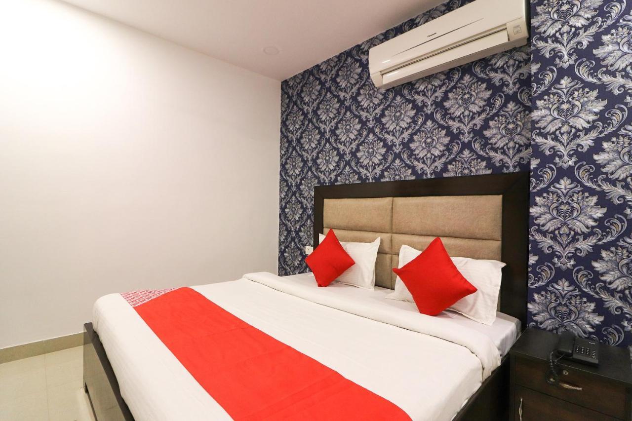 Hotel Oyo 63841 White Orchid Indraprastha Exteriér fotografie