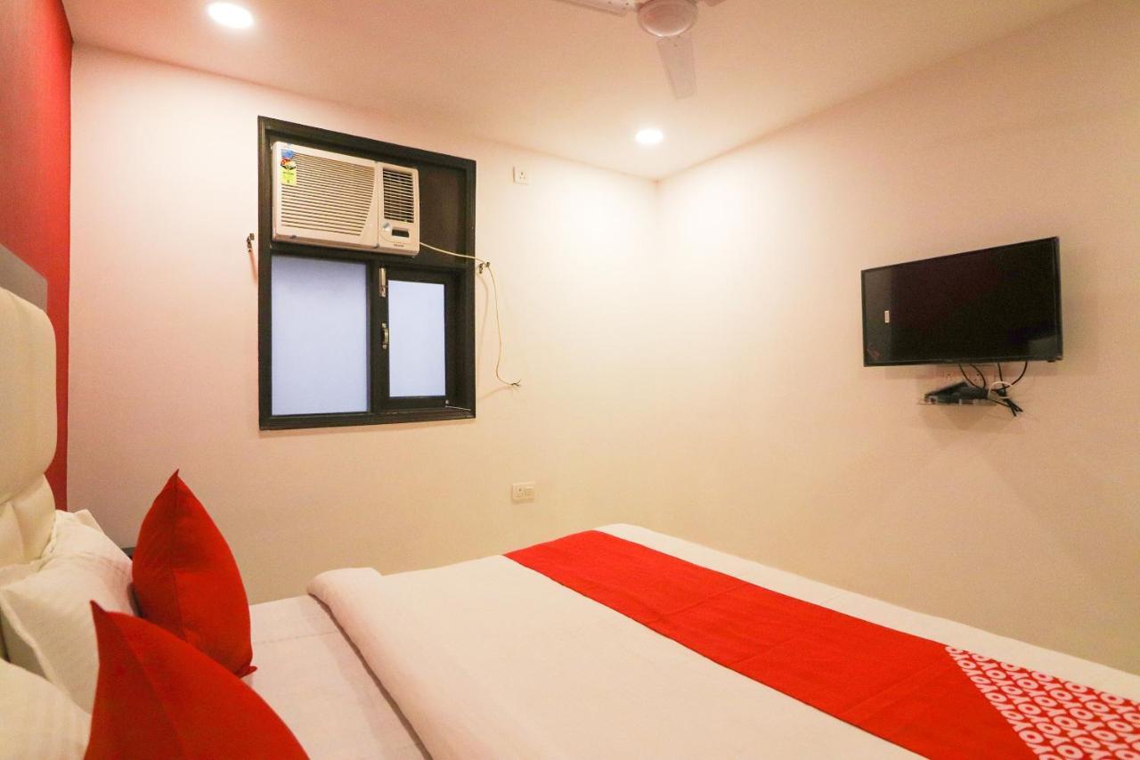 Hotel Oyo 63841 White Orchid Indraprastha Exteriér fotografie