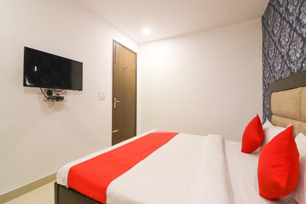 Hotel Oyo 63841 White Orchid Indraprastha Exteriér fotografie