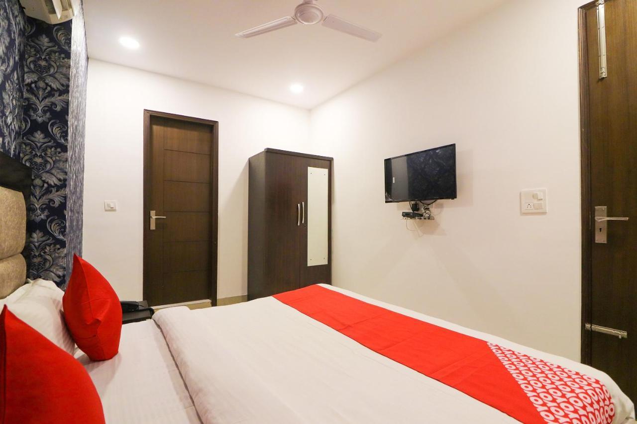 Hotel Oyo 63841 White Orchid Indraprastha Exteriér fotografie