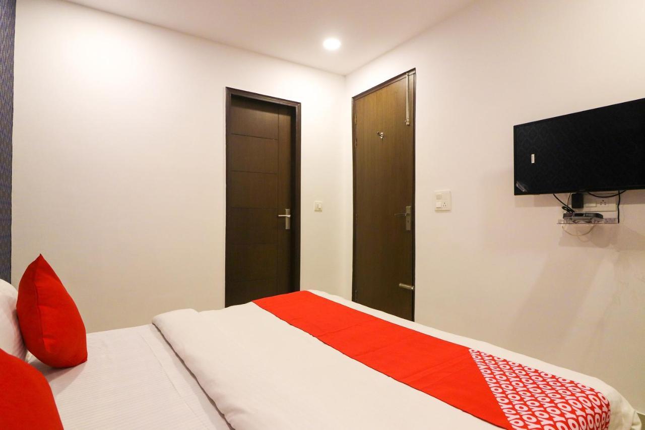 Hotel Oyo 63841 White Orchid Indraprastha Exteriér fotografie